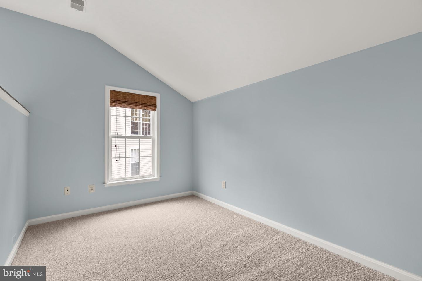 2186 OAK FOREST DRIVE