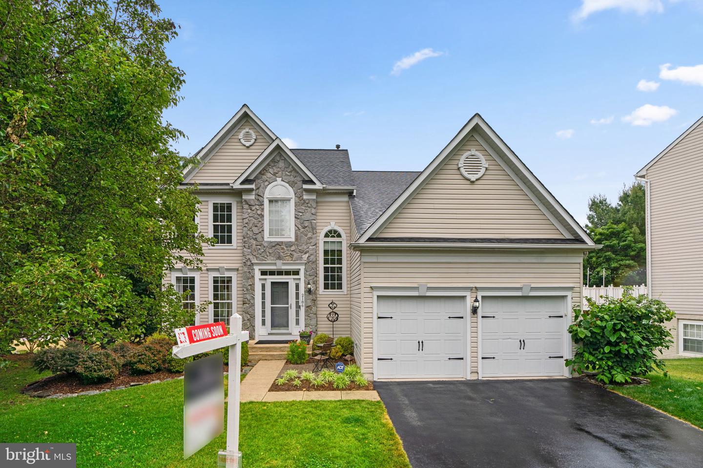 2186 OAK FOREST DRIVE