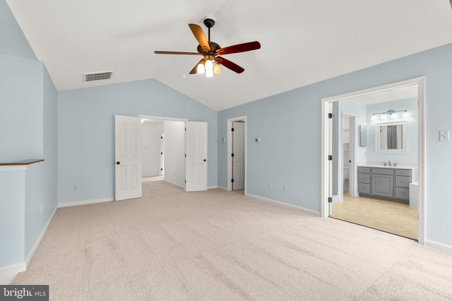 2186 OAK FOREST DRIVE