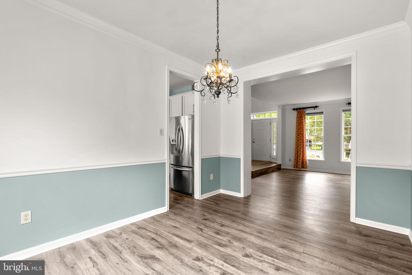 2186 OAK FOREST DRIVE