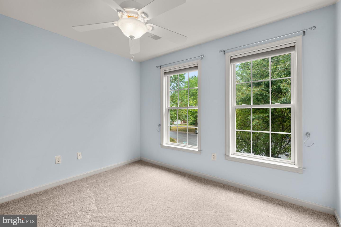 2186 OAK FOREST DRIVE