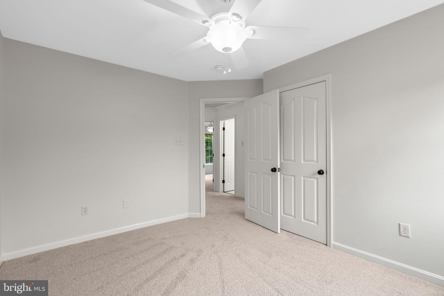2186 OAK FOREST DRIVE