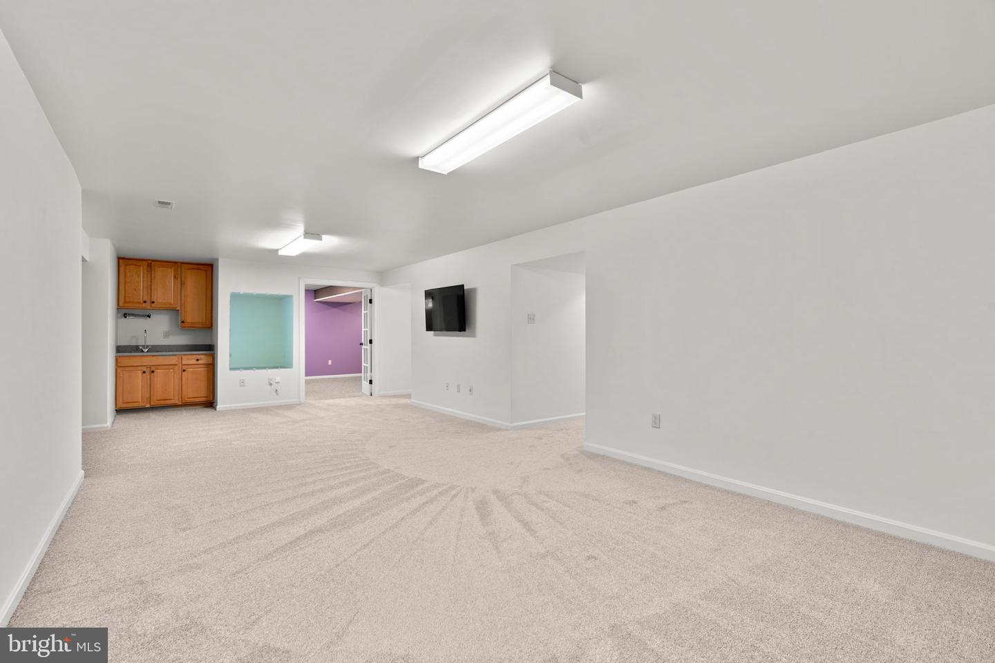 2186 OAK FOREST DRIVE