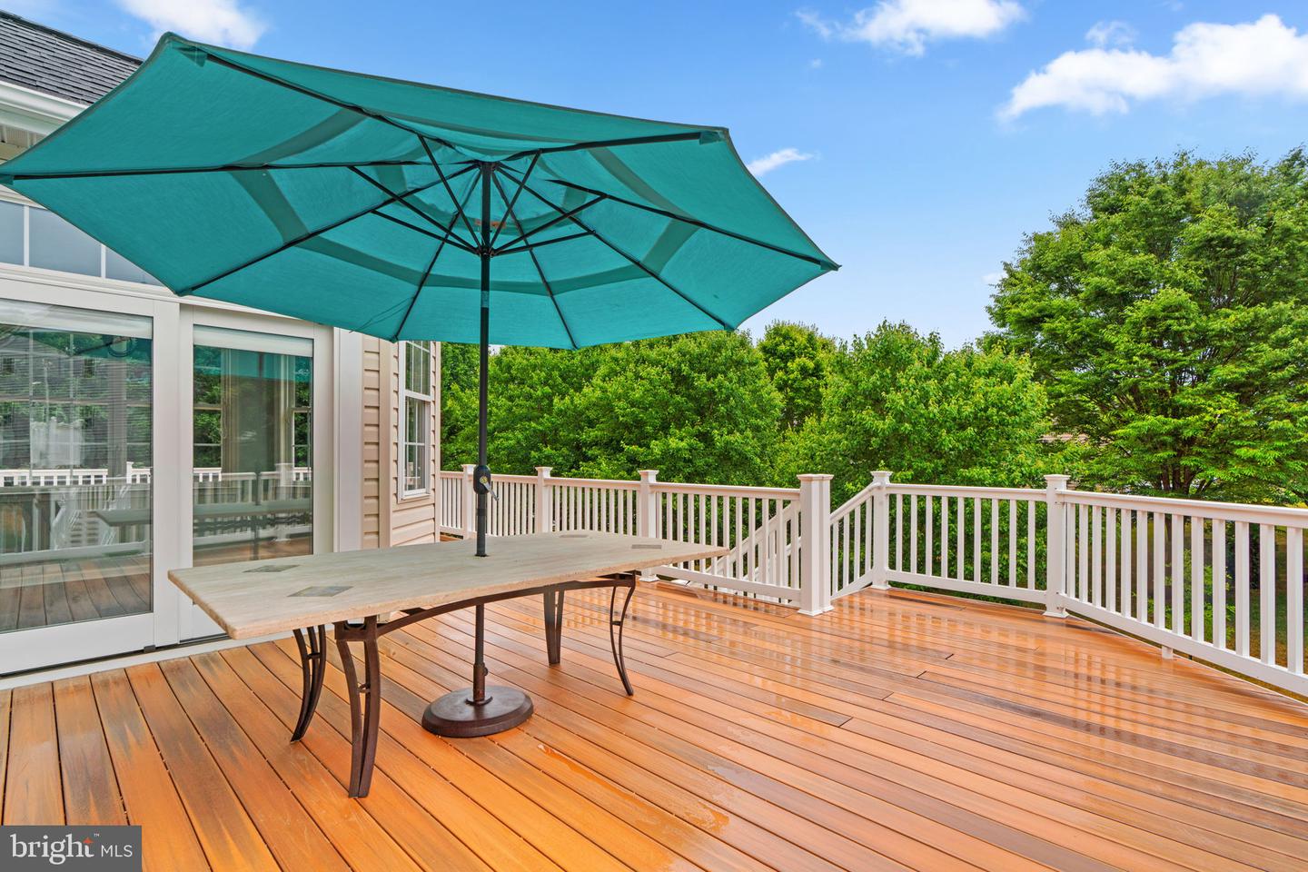 2186 OAK FOREST DRIVE