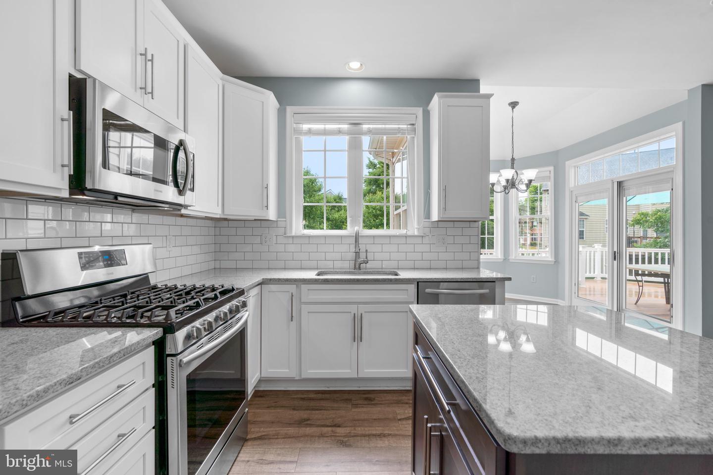 2186 OAK FOREST DRIVE