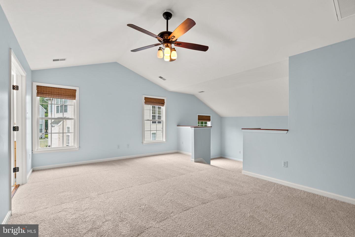 2186 OAK FOREST DRIVE
