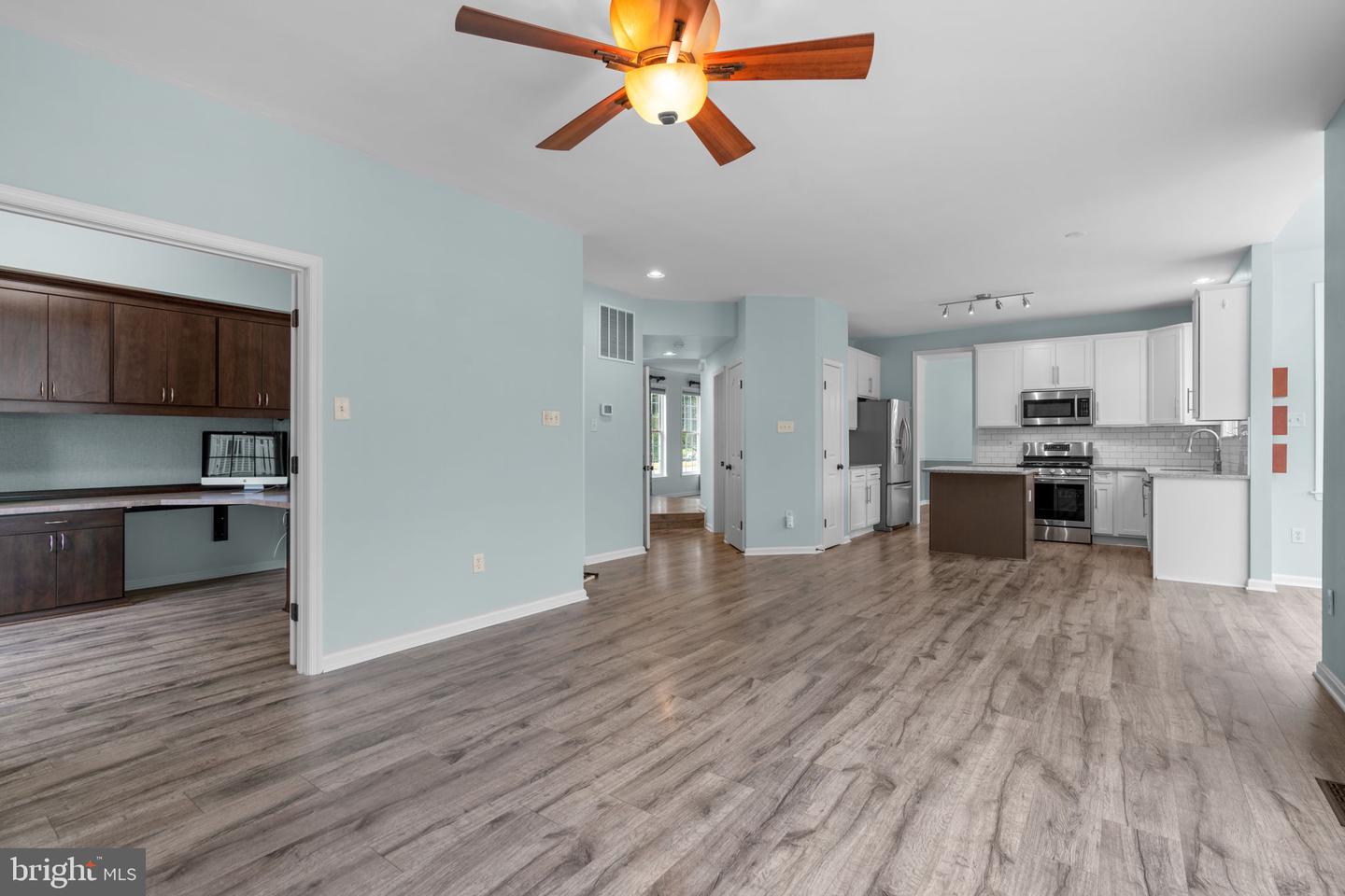 2186 OAK FOREST DRIVE