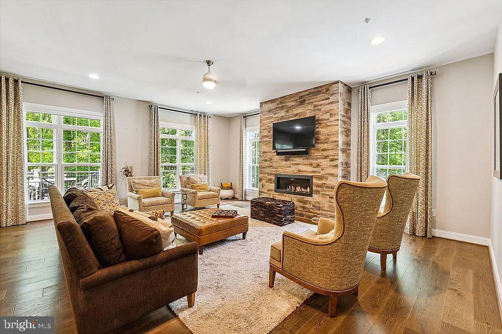 11041 FUZZY HOLLOW WAY