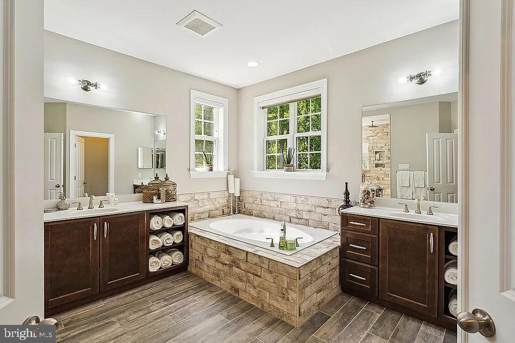 11041 FUZZY HOLLOW WAY