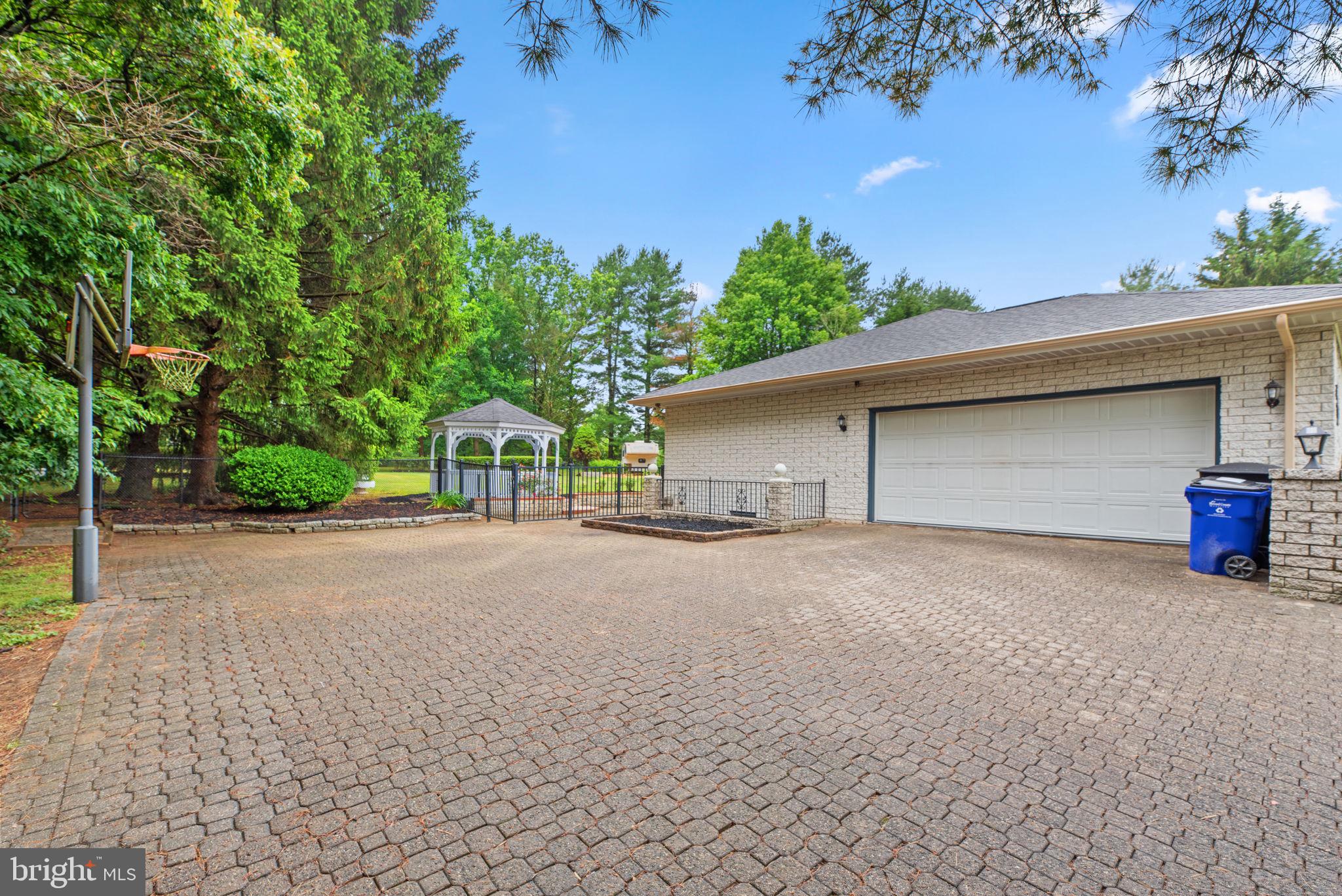 3560 COUNTRYSIDE DRIVE