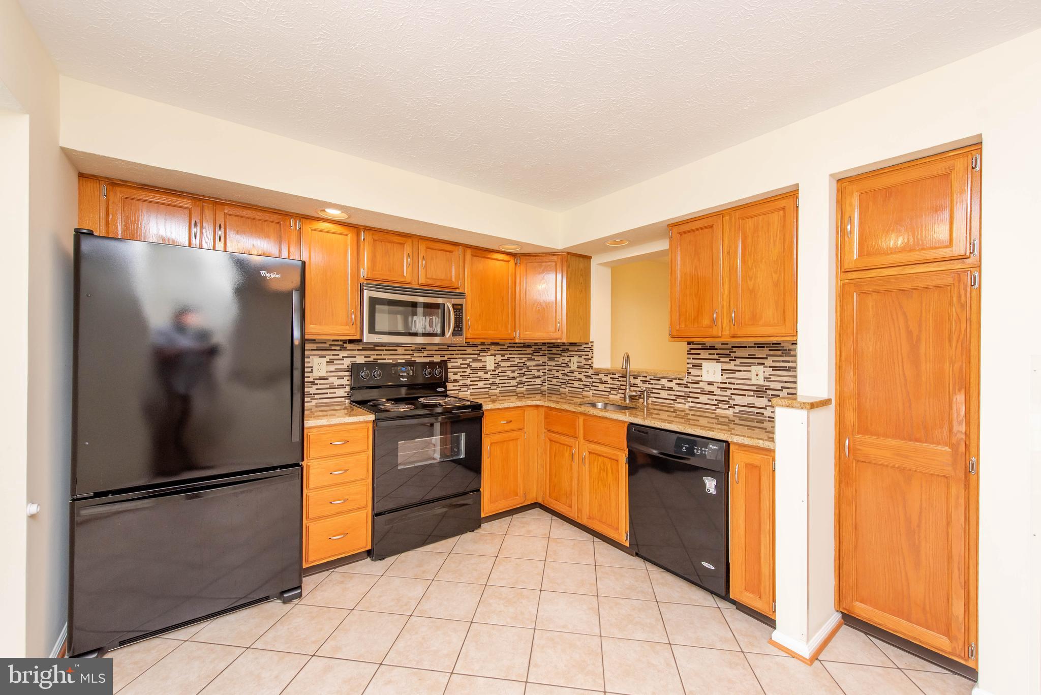 7932 BRIGHTMEADOW COURT