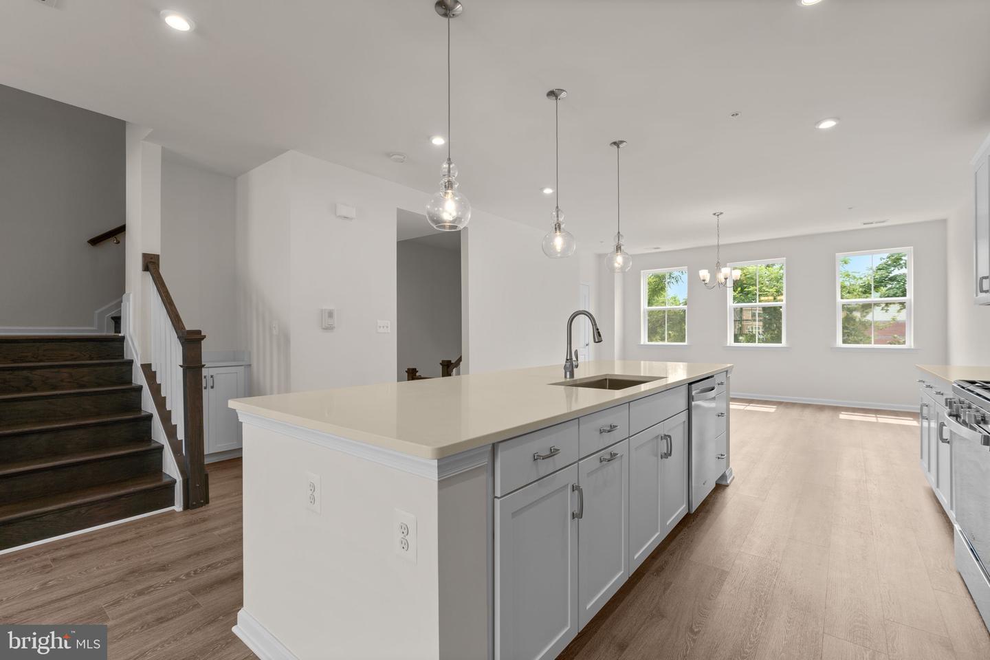 4631 CROSSING COURT Unit: B