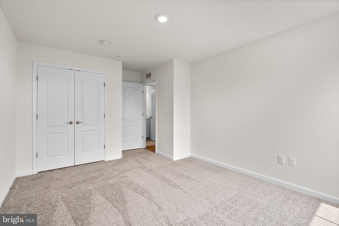 4631 CROSSING COURT Unit: B