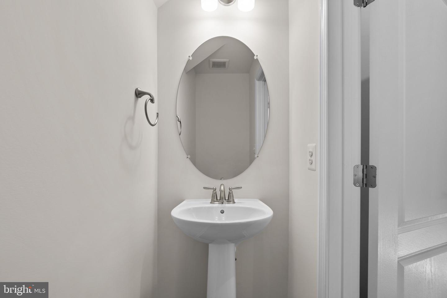 4631 CROSSING COURT Unit: B