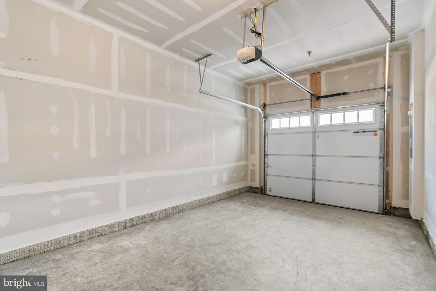 4631 CROSSING COURT Unit: B