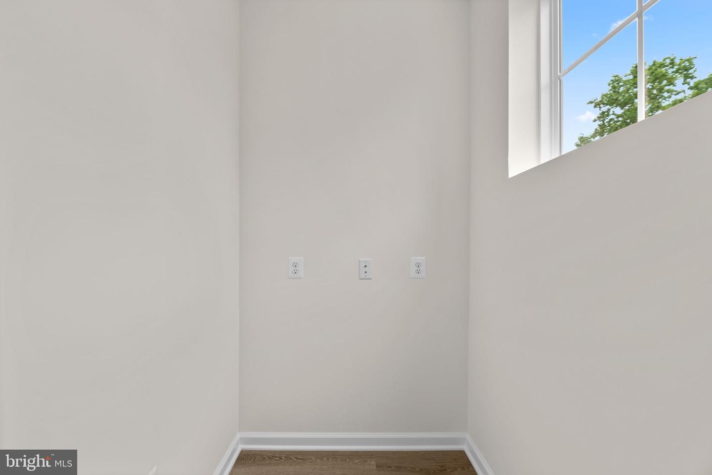 4631 CROSSING COURT Unit: B