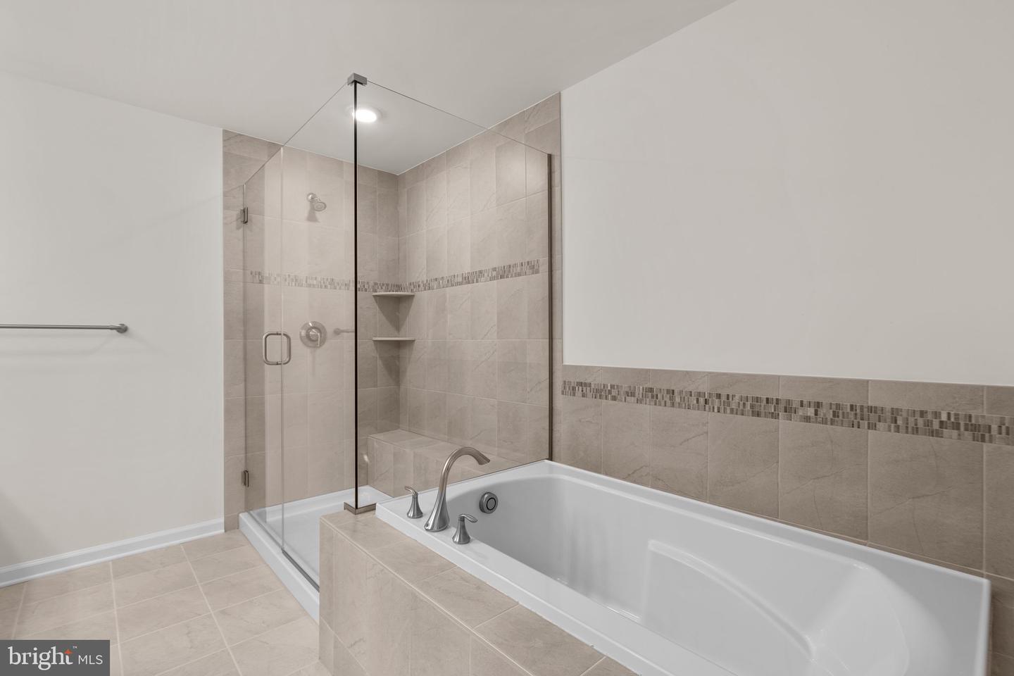 4631 CROSSING COURT Unit: B