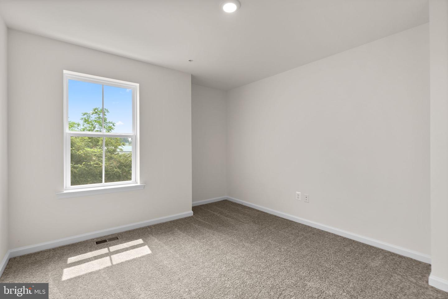 4631 CROSSING COURT Unit: B