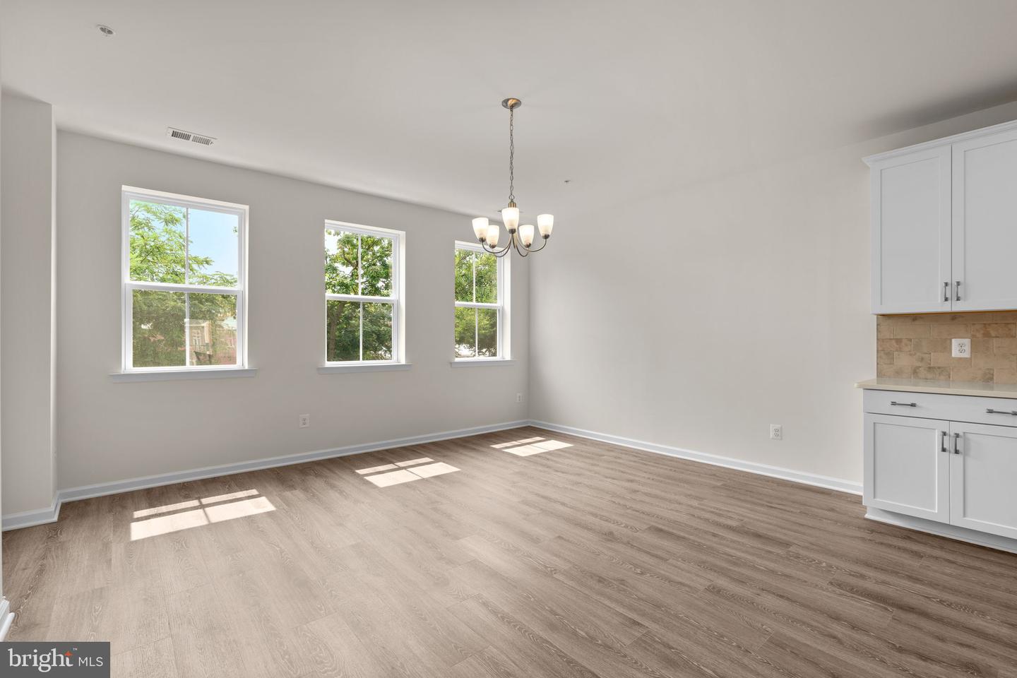 4631 CROSSING COURT Unit: B