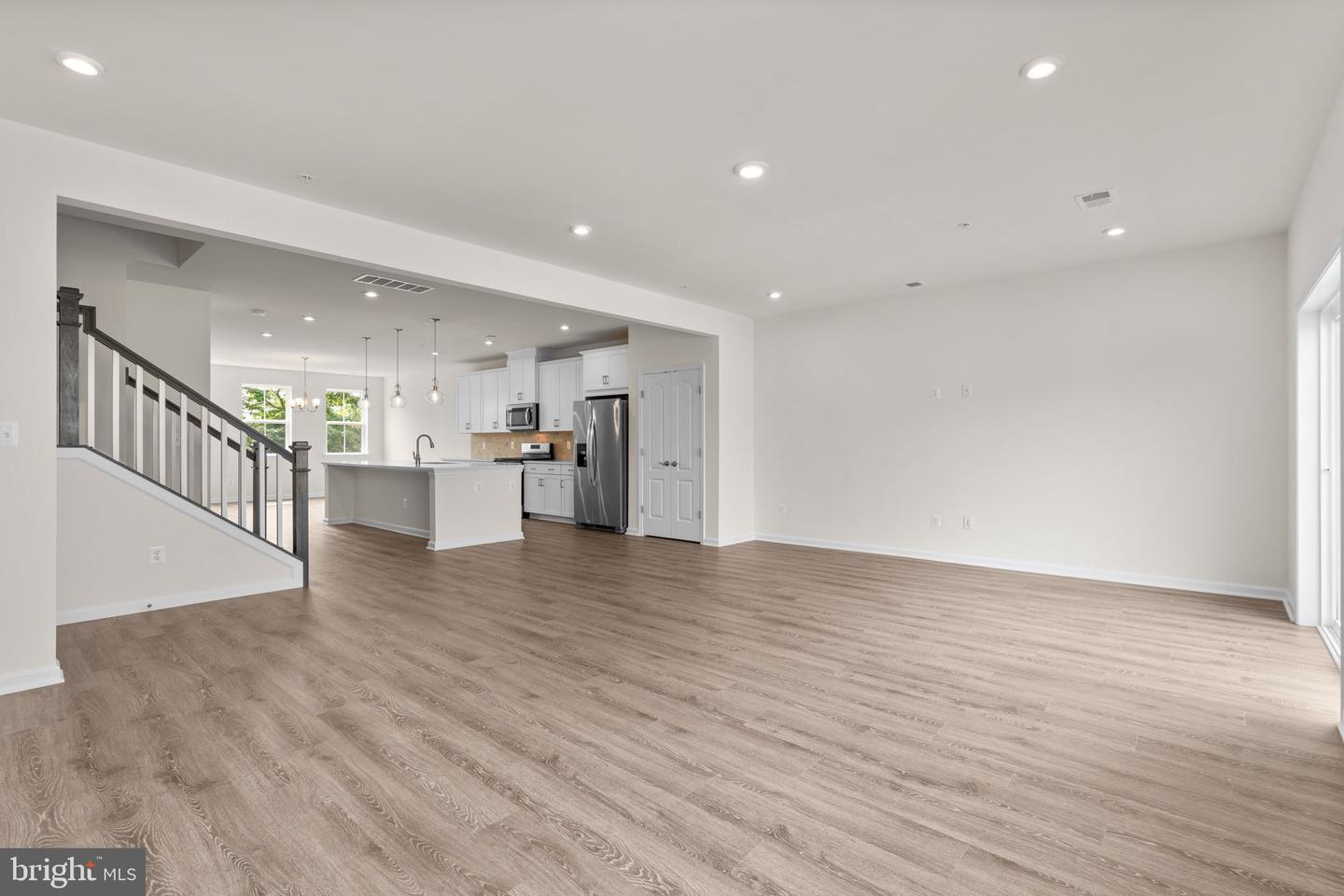 4631 CROSSING COURT Unit: B