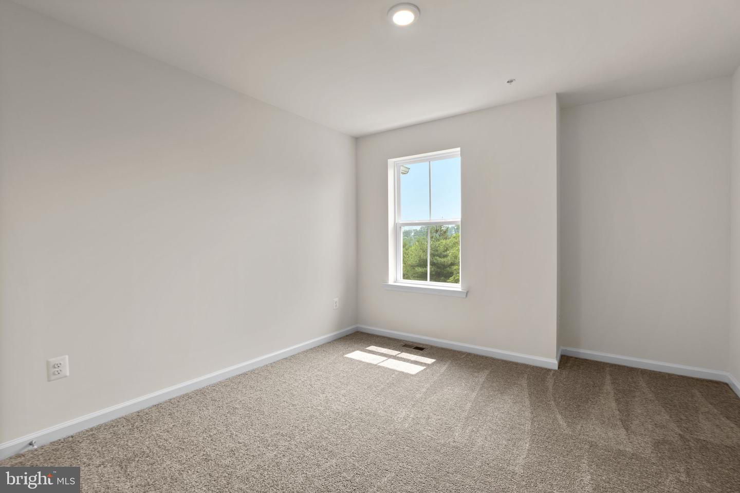 4631 CROSSING COURT Unit: B