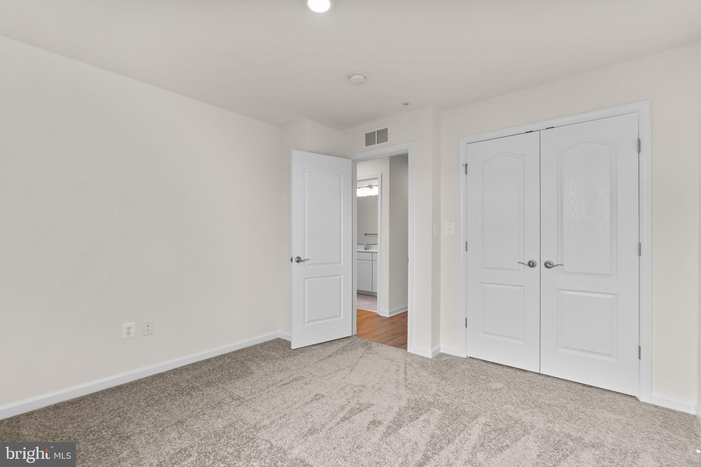 4631 CROSSING COURT Unit: B