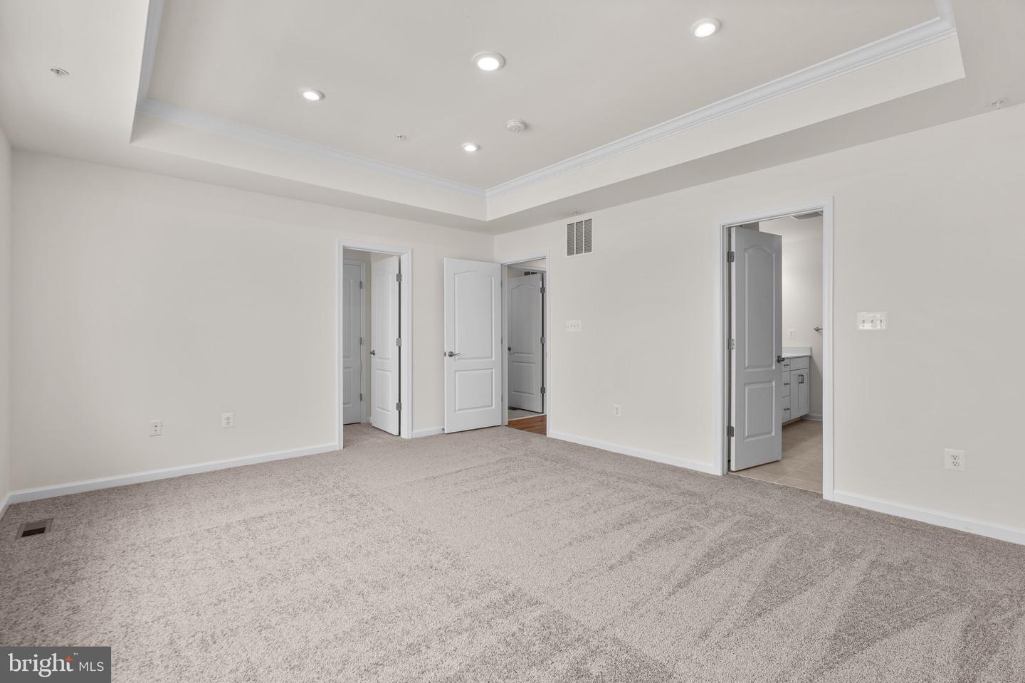 4631 CROSSING COURT Unit: B