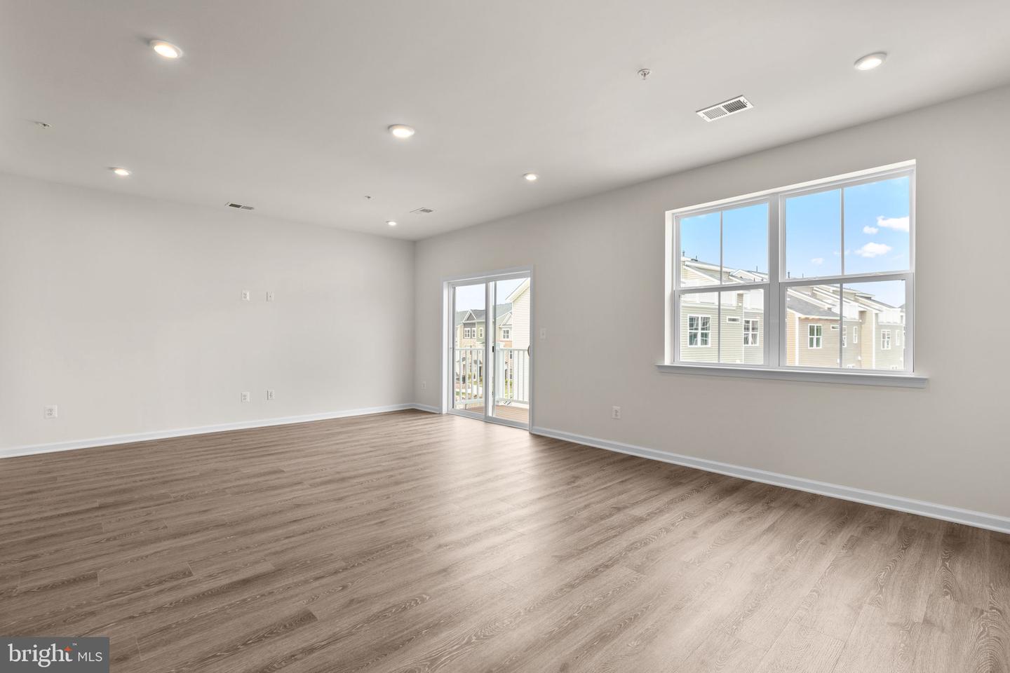 4631 CROSSING COURT Unit: B