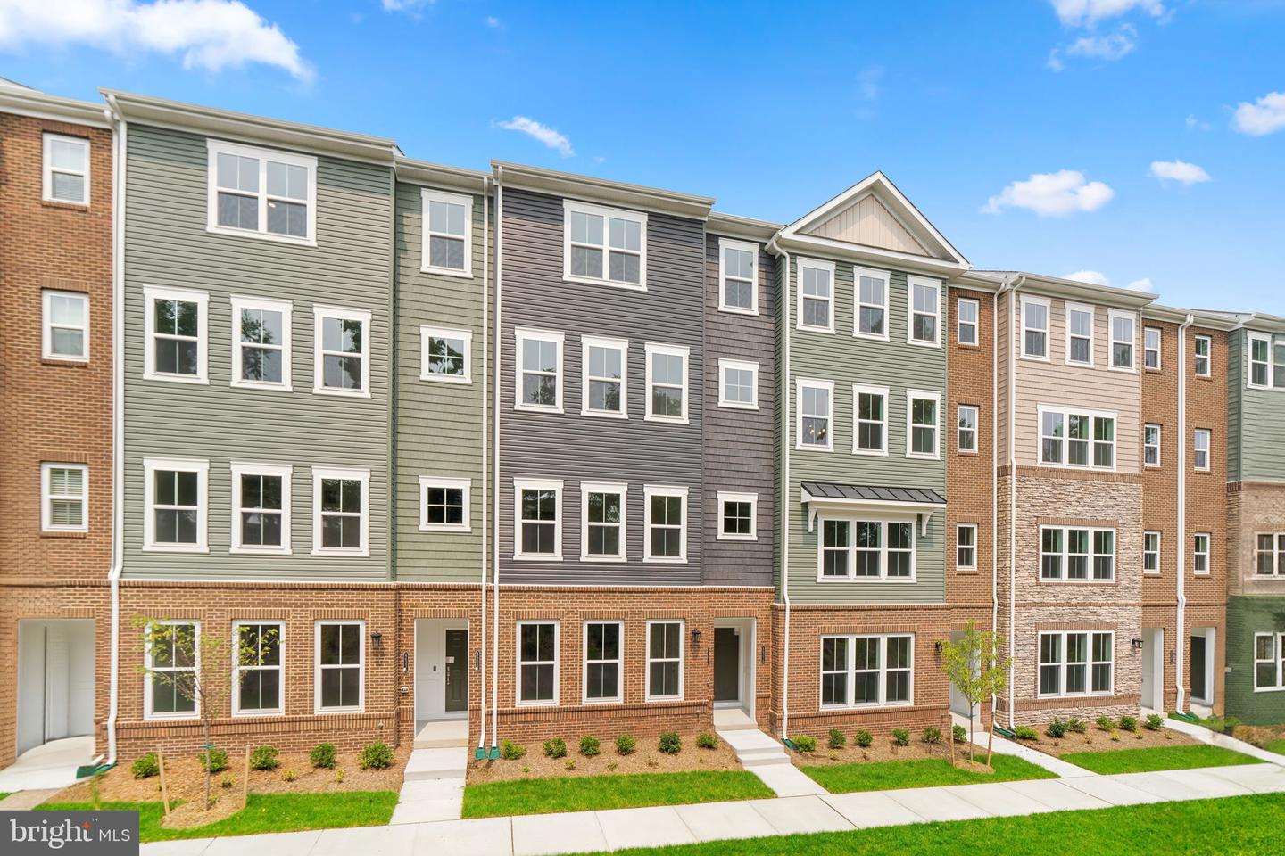 4631 CROSSING COURT Unit: B