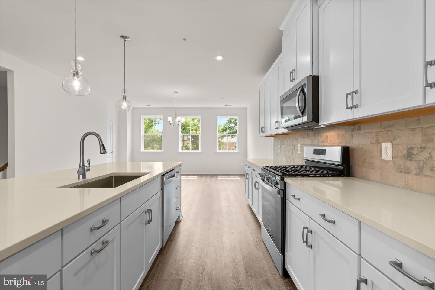 4631 CROSSING COURT Unit: B