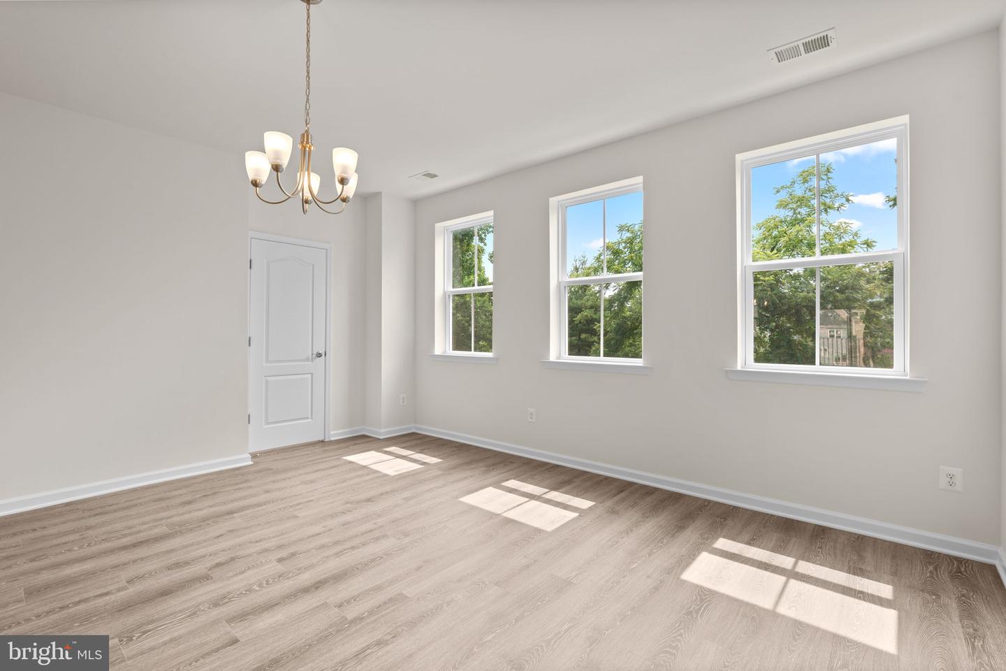 4631 CROSSING COURT Unit: B