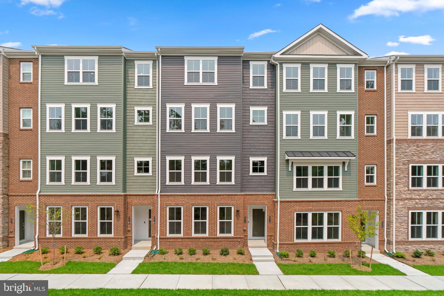 4631 CROSSING COURT Unit: B