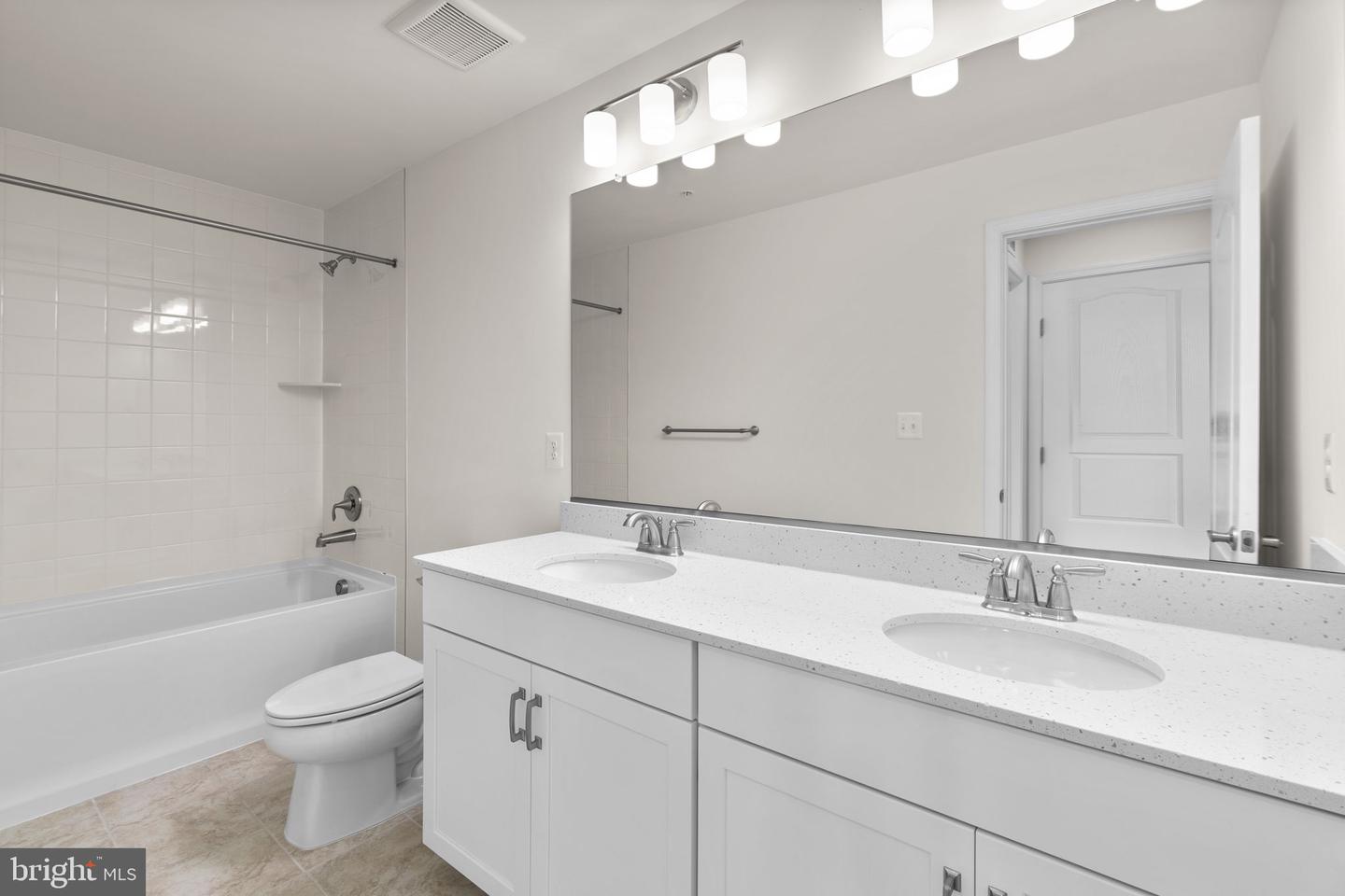 4631 CROSSING COURT Unit: B