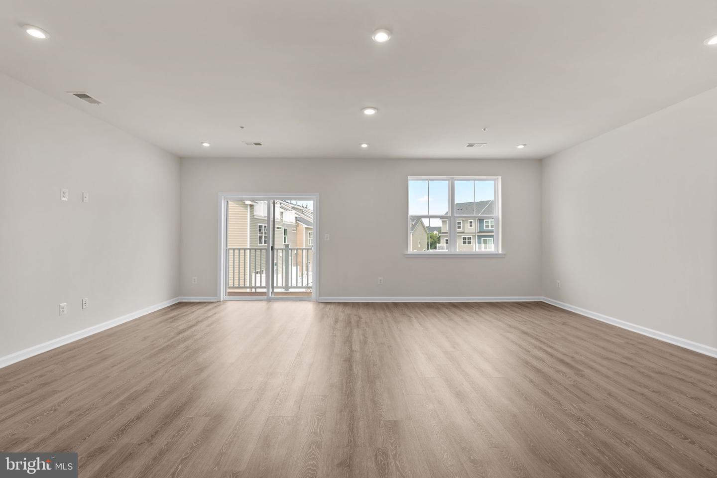 4631 CROSSING COURT Unit: B