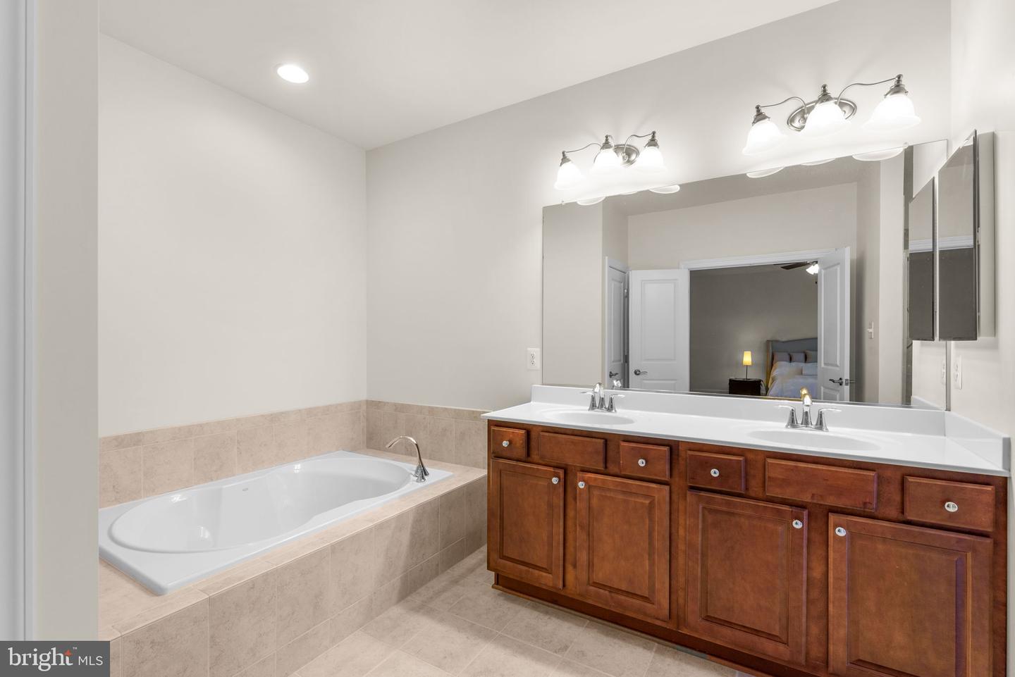 10942 FAIRMONT LANE