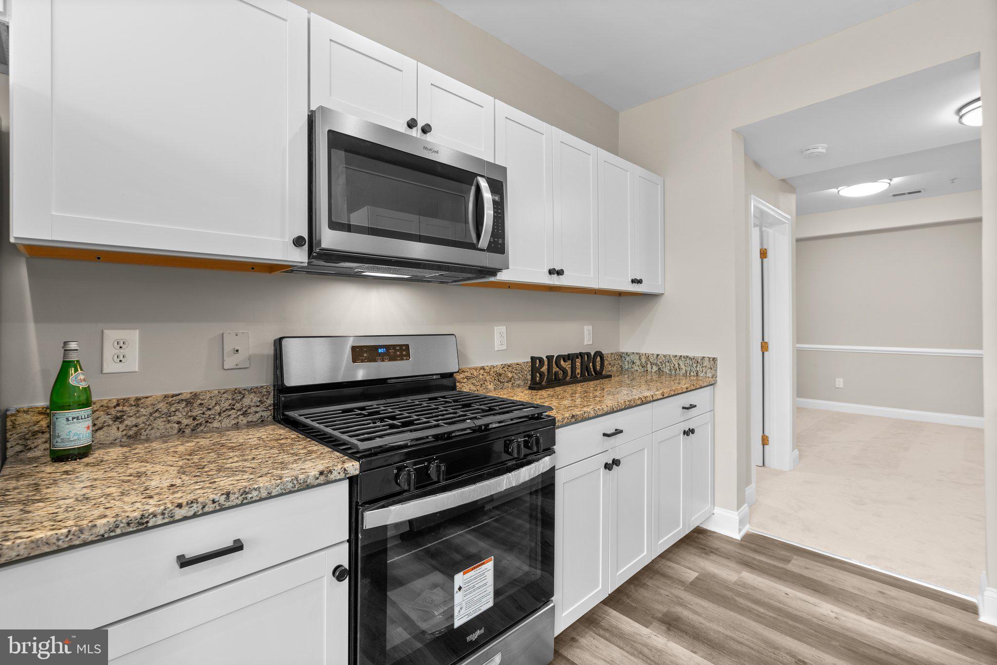 2100 GANTON GREEN Unit: 101