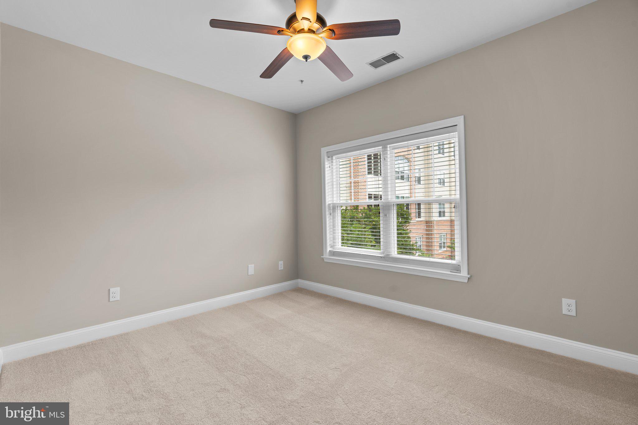 2100 GANTON GREEN Unit: 101