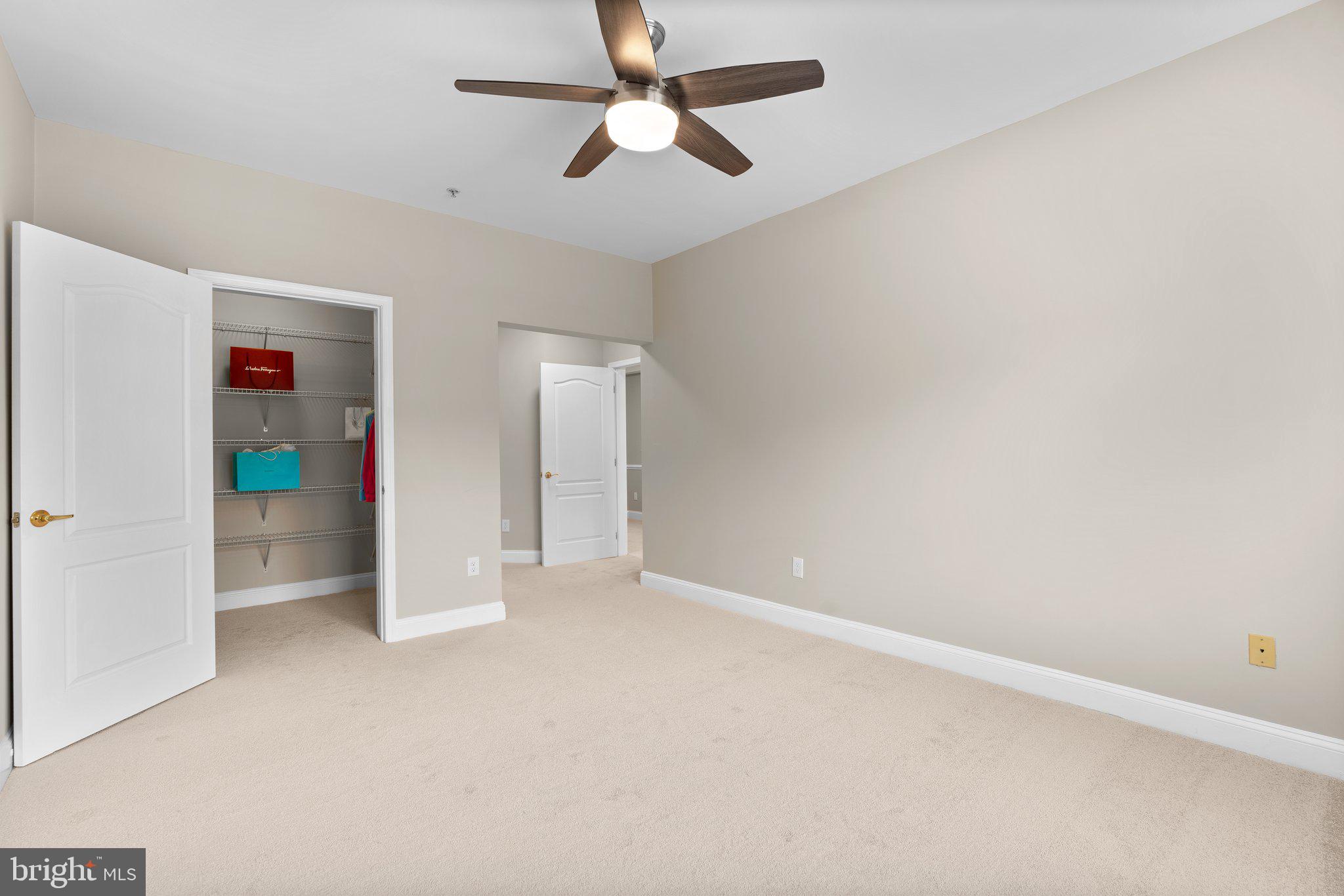 2100 GANTON GREEN Unit: 101