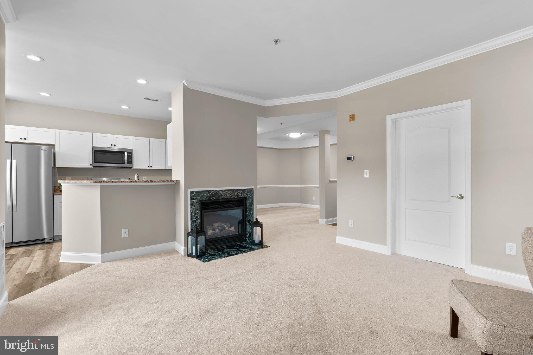 2100 GANTON GREEN Unit: 101