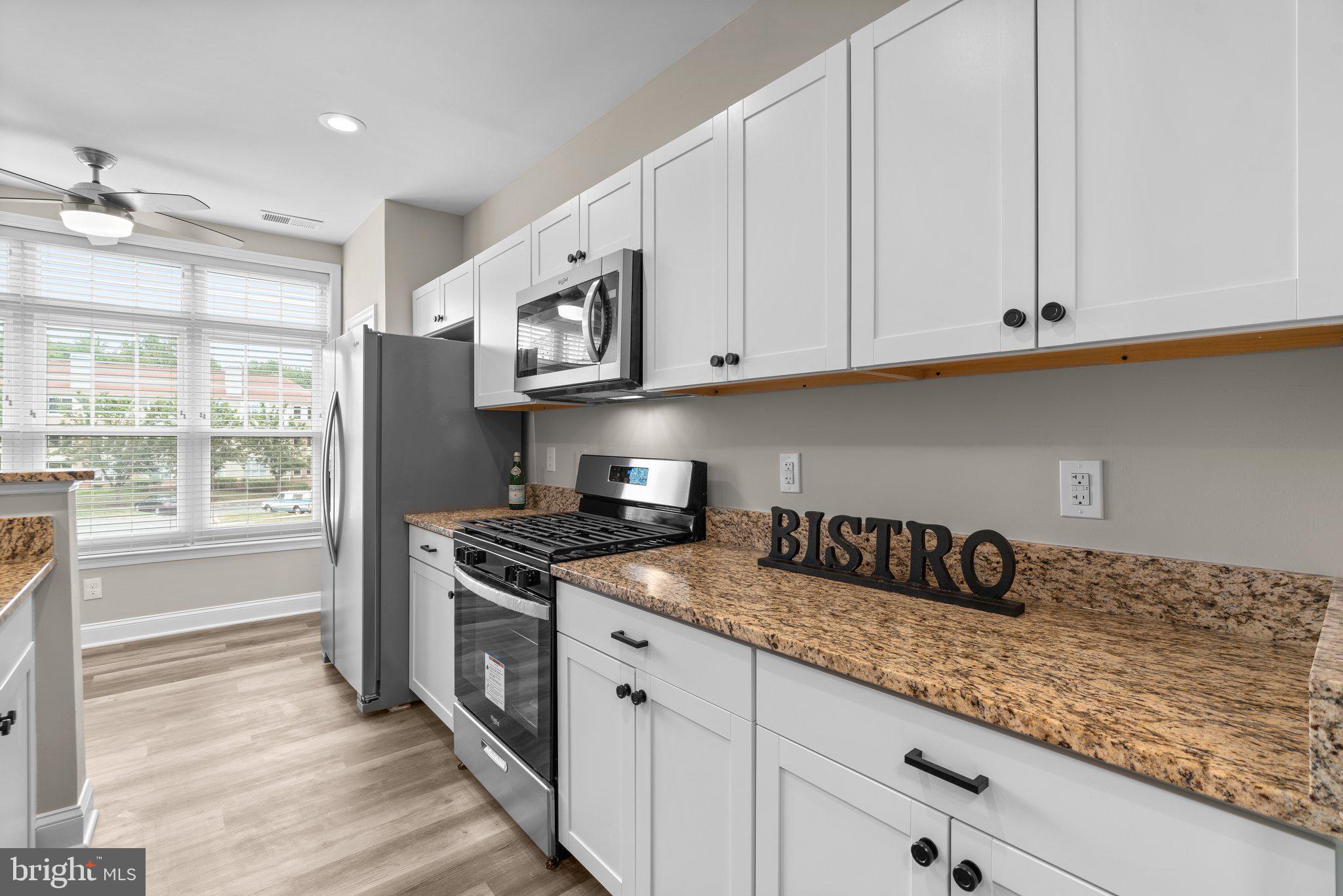 2100 GANTON GREEN Unit: 101