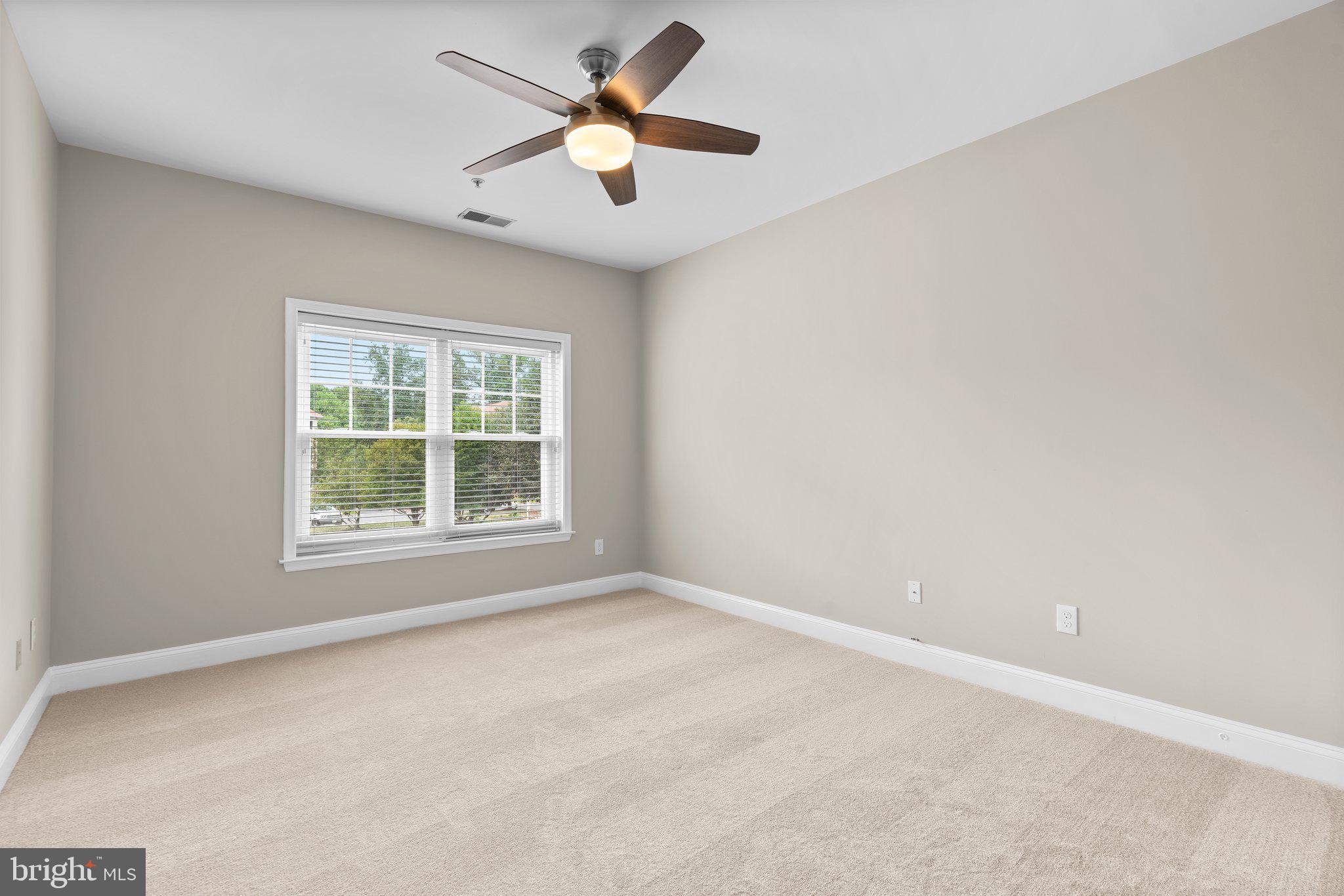 2100 GANTON GREEN Unit: 101