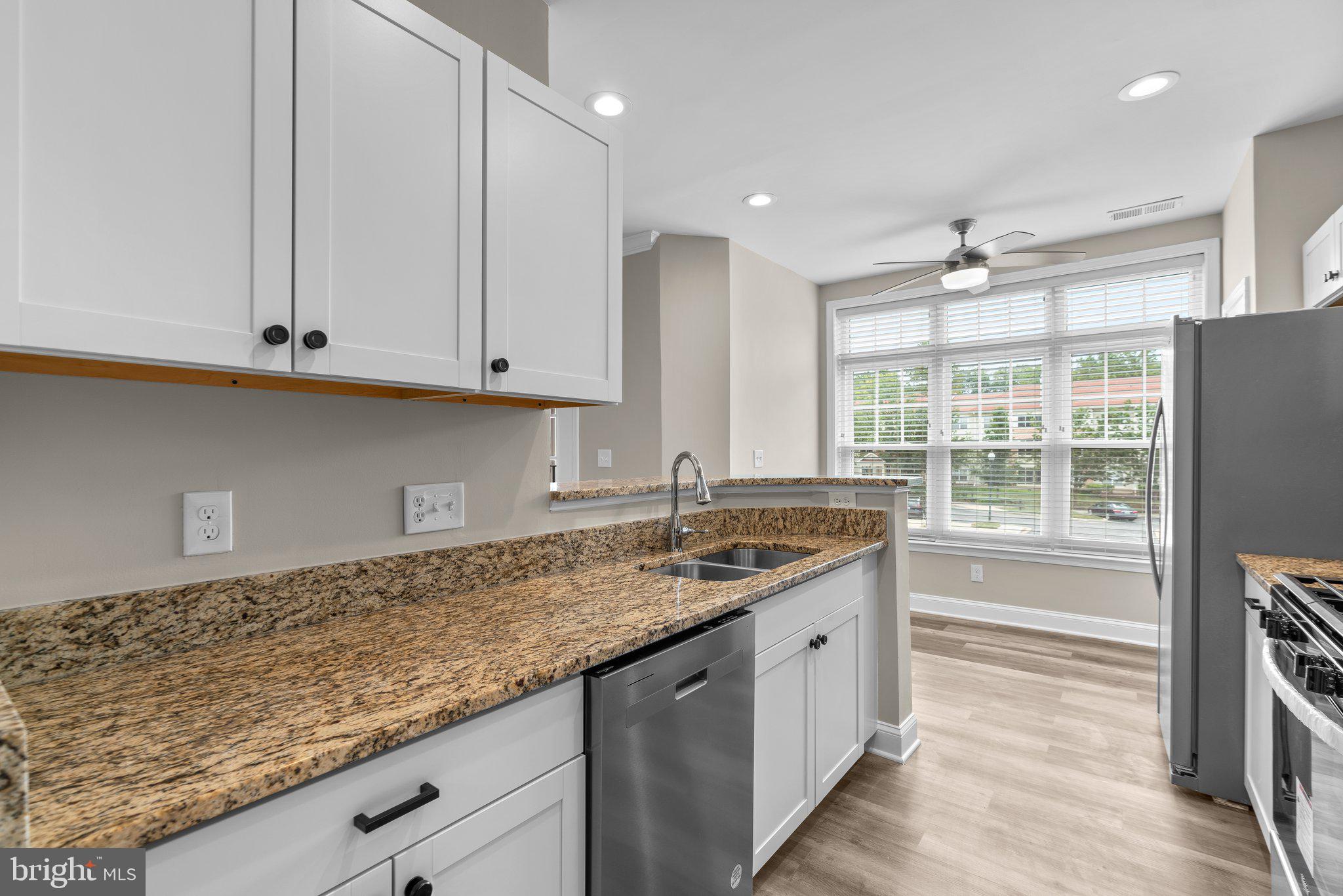 2100 GANTON GREEN Unit: 101