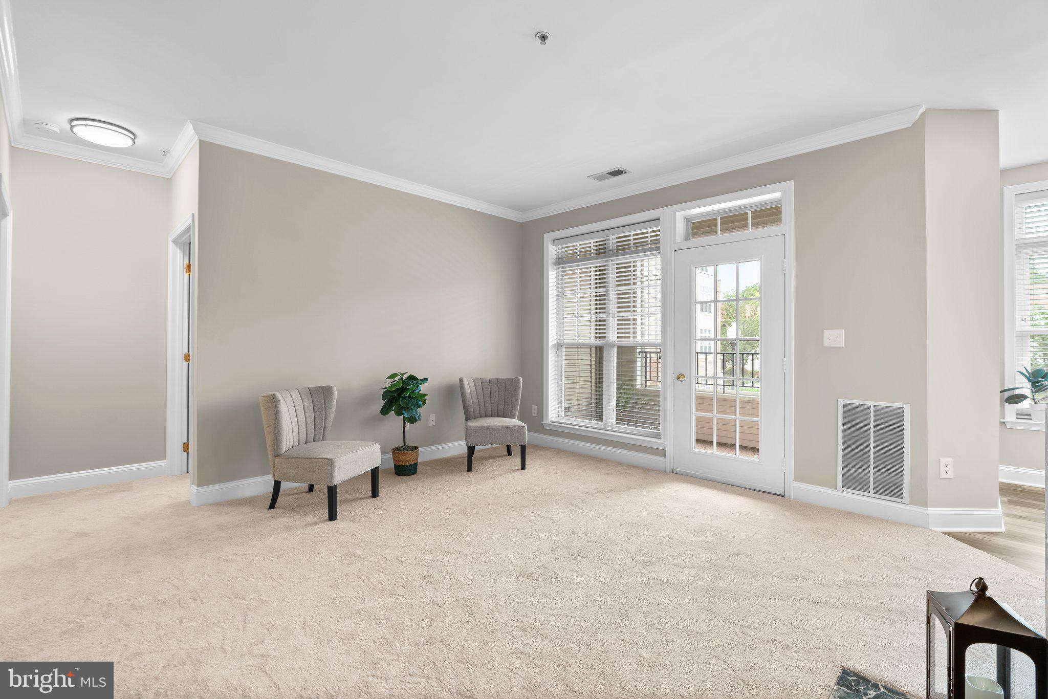 2100 GANTON GREEN Unit: 101