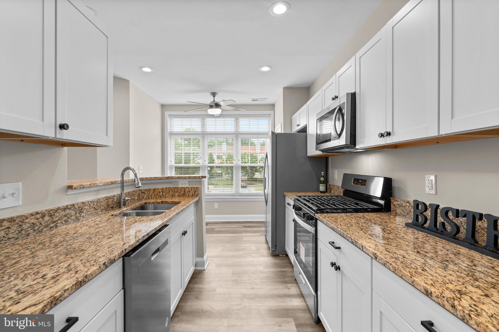 2100 GANTON GREEN Unit: 101