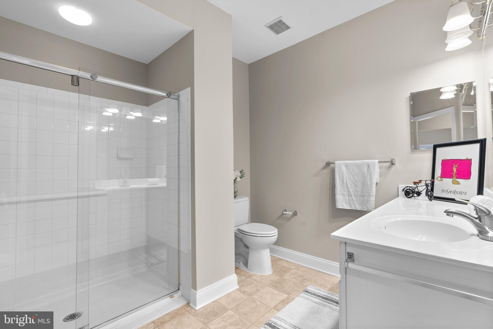 2100 GANTON GREEN Unit: 101