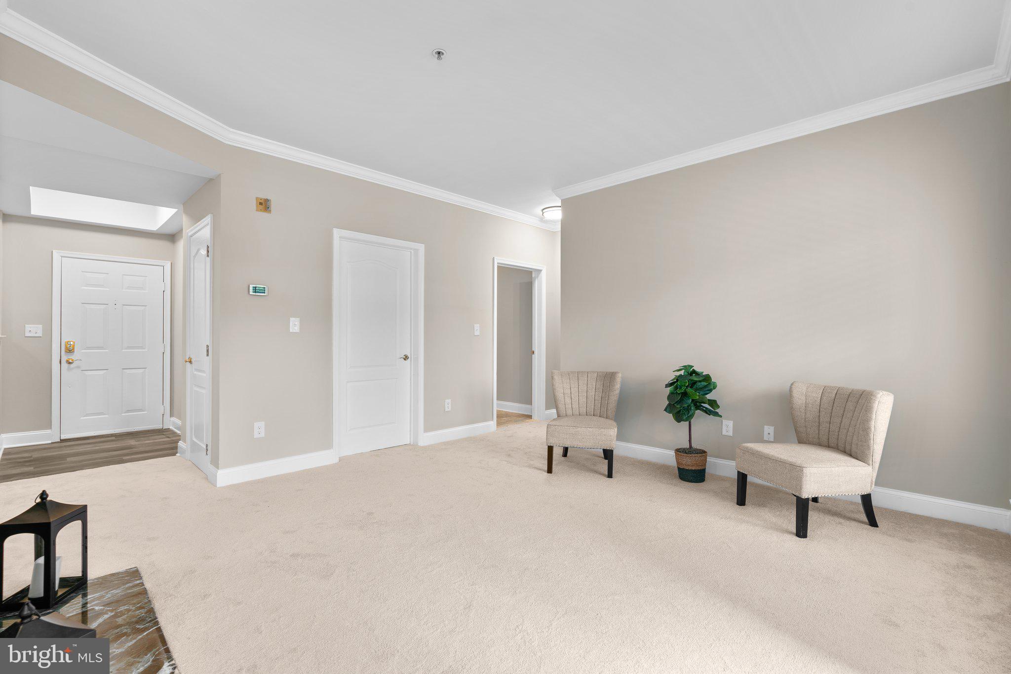 2100 GANTON GREEN Unit: 101