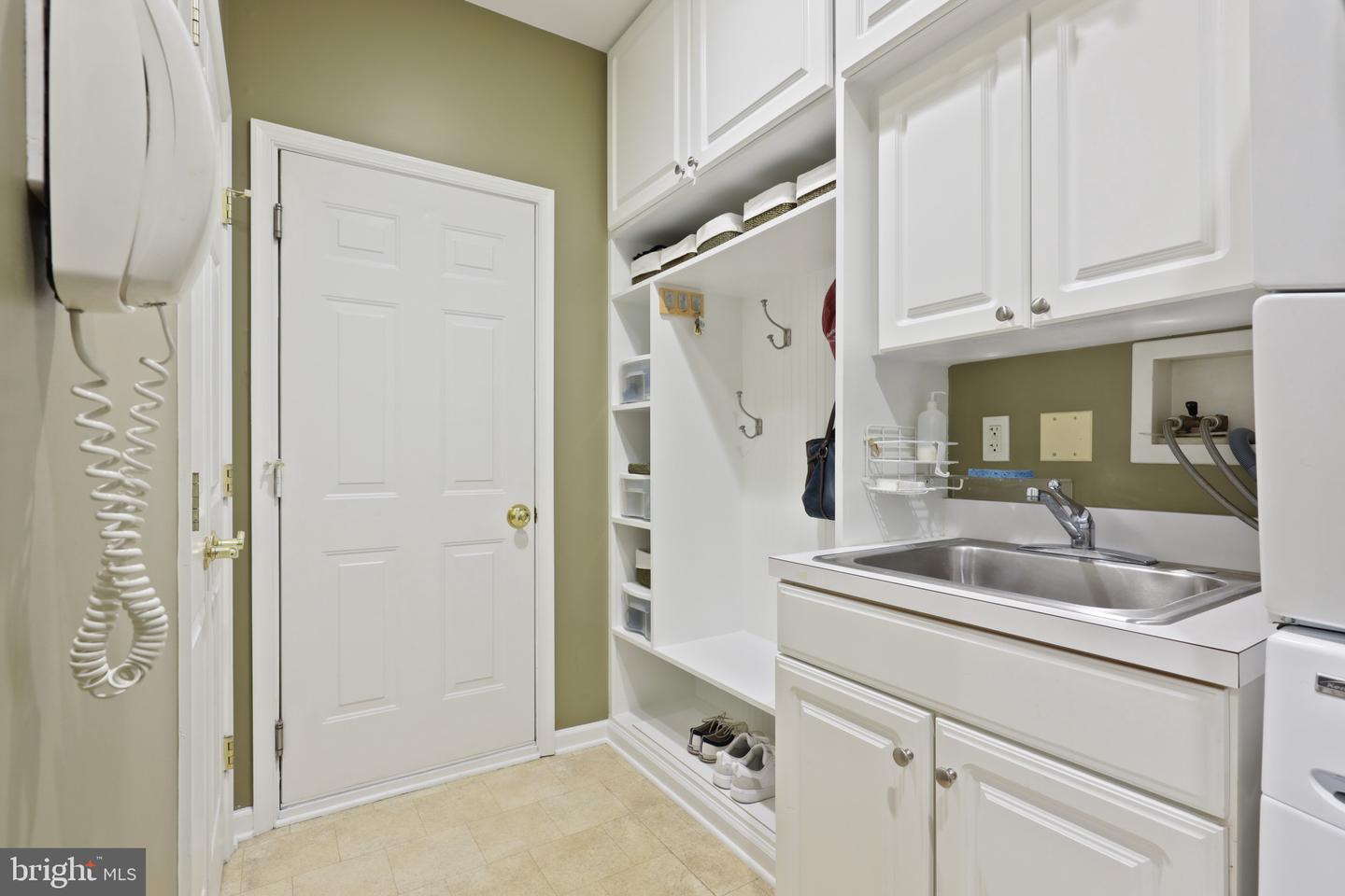 6460 SUNDOWN TRAIL