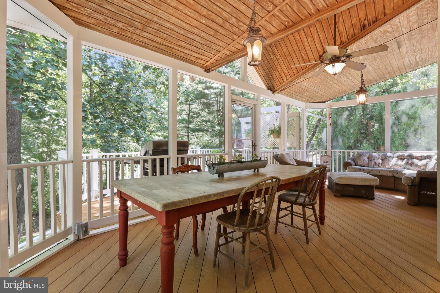 6460 SUNDOWN TRAIL