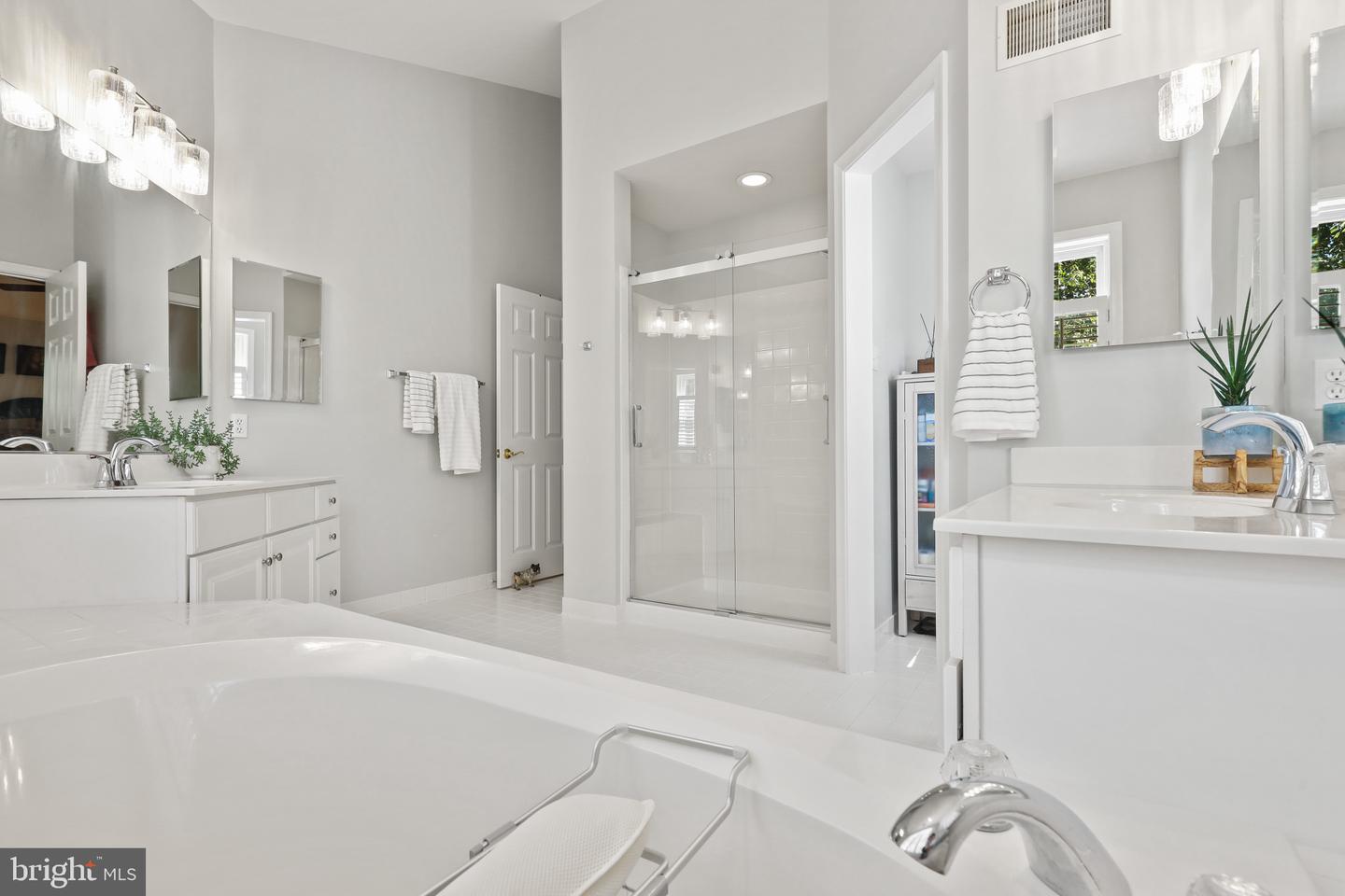 6460 SUNDOWN TRAIL