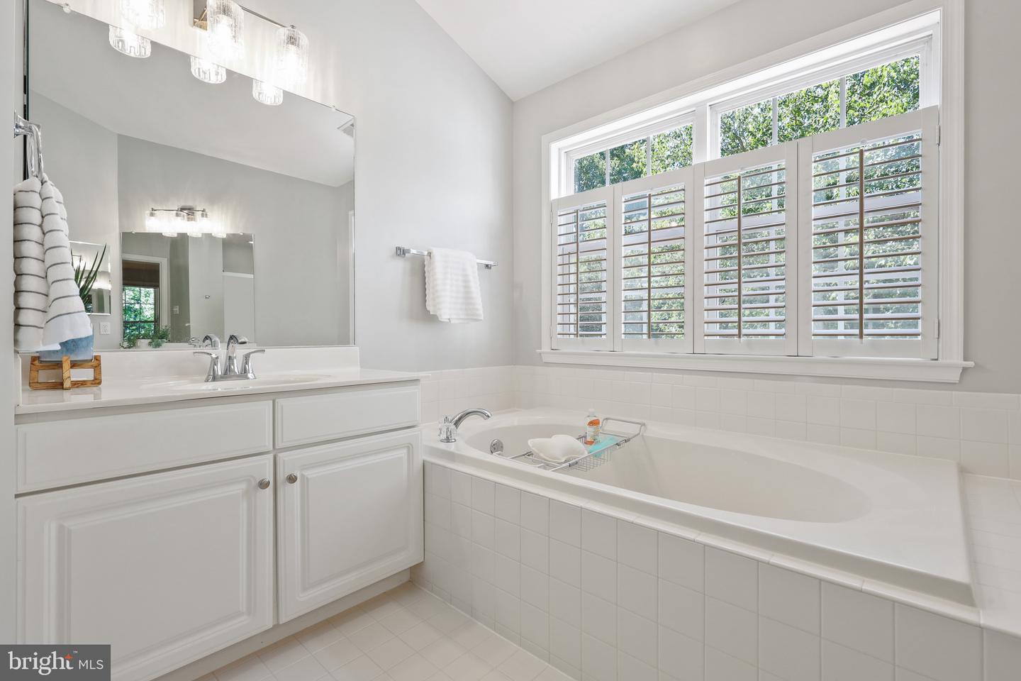 6460 SUNDOWN TRAIL